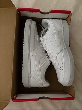 New In Box Women’s Nike White Tennis Shoes Court Low Vision Next Nature 7